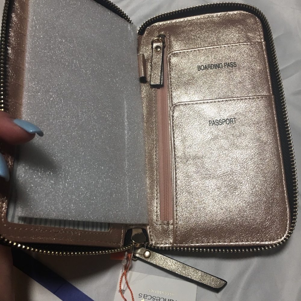 Francesca’s Gold Wrist Wallet (with tags) - Picture 3 of 3
